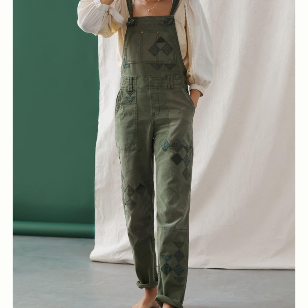 OPEN TO OFFERS Anthropologie Pilcro The Wanderer Green Overalls Size 26